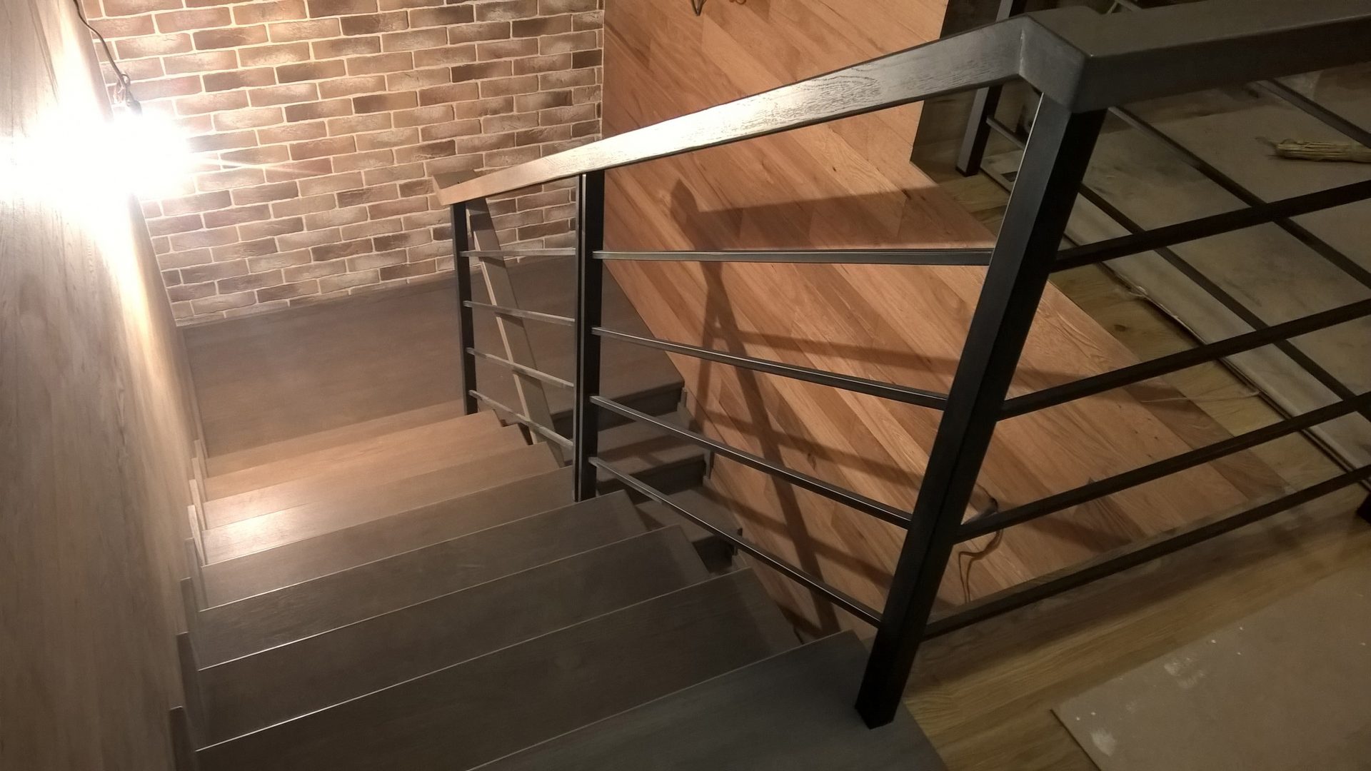 Перила для лестницы из металла в стиле лофт фото